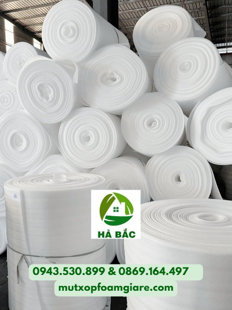 Mua PE Foam 5mm làm balo túi xách ở đâu giá rẻ chất lượng ? Trong ngành sản xuất balo, túi xách PE Foam 5mm là vật liệu quan trọng làm tăng độ bền, giữ form sản phẩm và bảo vệ đồ dùng bên trong.
