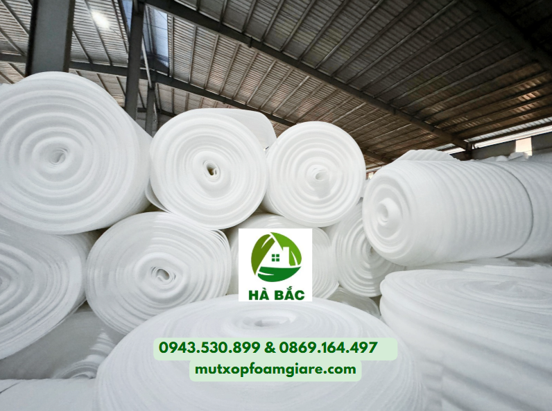 Xốp Foam 3mm là xốp được làm từ PE được sản xuất với độ dày 3mm với cấu trúc kín, loại xốp này có đặc tính nhẹ, đàn hồi tốt, chống ẩm.