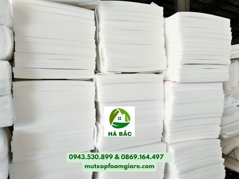 Xốp Foam 3mm là xốp được làm từ PE được sản xuất với độ dày 3mm với cấu trúc kín, loại xốp này có đặc tính nhẹ, đàn hồi tốt, chống ẩm.