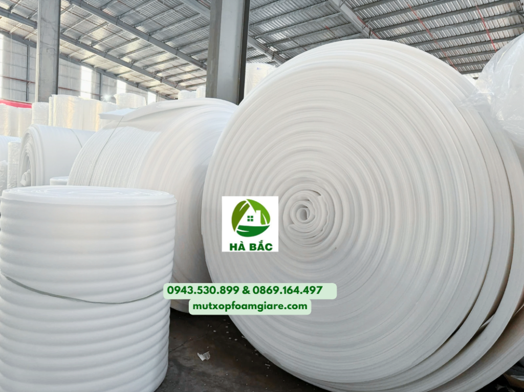 Cuộn Foam Dày 50mm Trang Trí Nghệ Thuật Giá Rẻ Cuộn foam dày 50mm trong lĩnh vực trang trí nghệ thuật, vật liệu trong việc tạo nên các tác phẩm độc đáo, sắc sảo và có chiều sâu.
