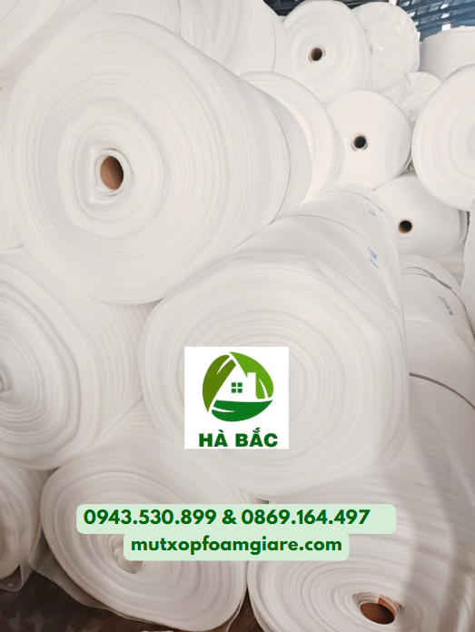Cuộn mút PE là loại vật liệu xốp nhẹ, đàn hồi cao, được sản xuất từ nhựa PE. Với cấu trúc dạng bọt khí li ti, có khả năng chống sốc.